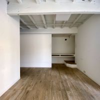 金沢市広坂1丁目の賃貸物件/建物西側には、エアコンとキャッシャーなどを設置できるスペースがあります　この位置にスイッチが集まっています