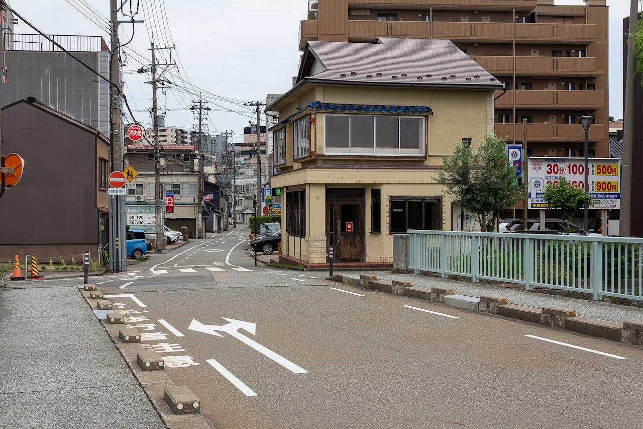 金沢市片町の賃貸物件/犀川に掛かる新橋のたもとの元イタリア料理店