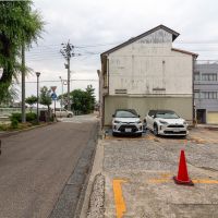 金沢市片町の賃貸物件/建物を取り囲む形でコインパーキングがあります。