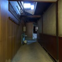金沢市石引の賃貸物件/町家＋土蔵＋倉庫：RC造から町家に繋がっていたつなぎ廊下。RC造との繋ぎ目は、封鎖予定です。