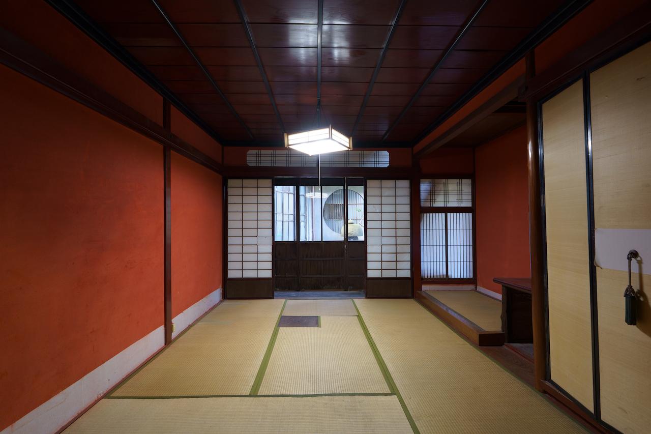 金沢市石引の賃貸物件/町家＋土蔵＋倉庫：町家のベンガラの茶室
