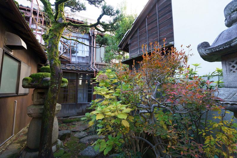 金沢市石引の賃貸物件/町家＋土蔵＋倉庫：中庭