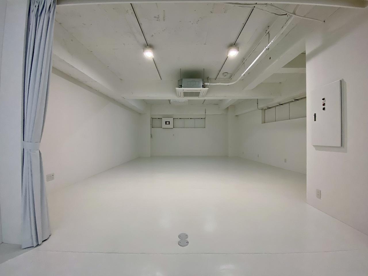 金沢市弥生の賃貸物件/窓は現在シートで光を入らなくしてありますが、剥がすことも可能です