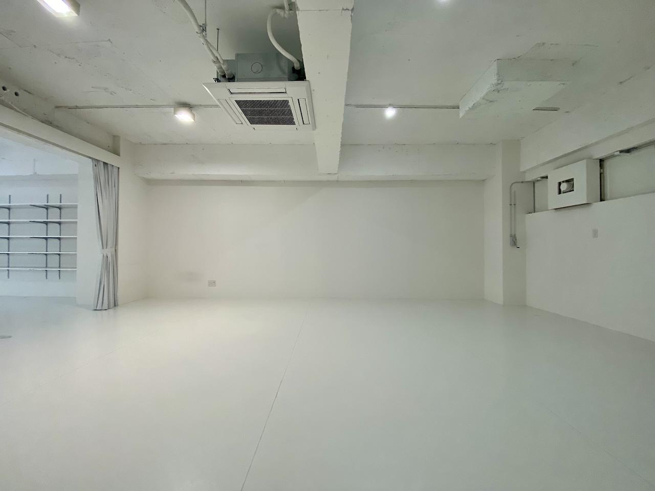 金沢市弥生の賃貸物件/壁が白だと商品も映えそうです