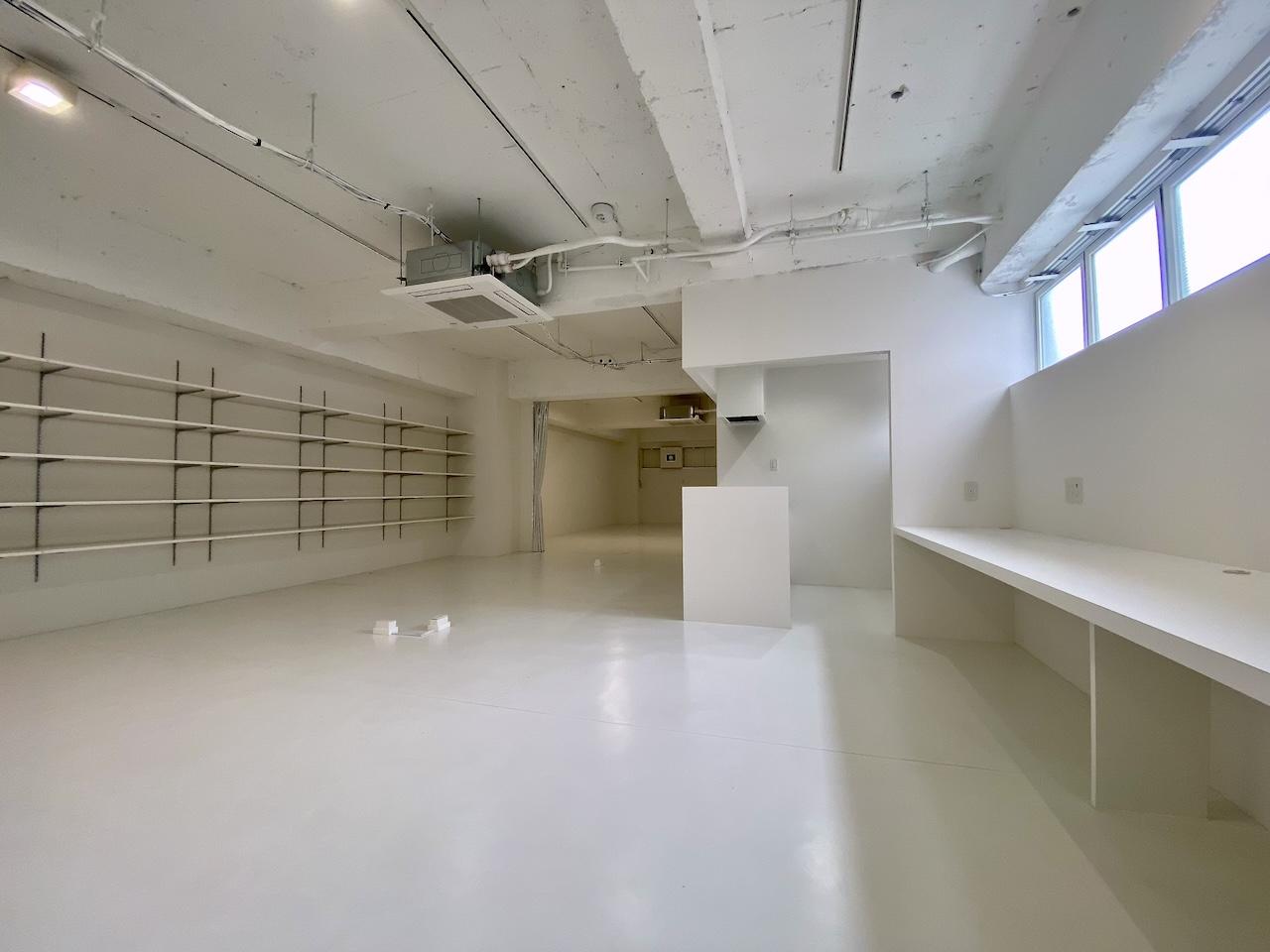 金沢市弥生の賃貸物件/奥にはキッチンもついてます
