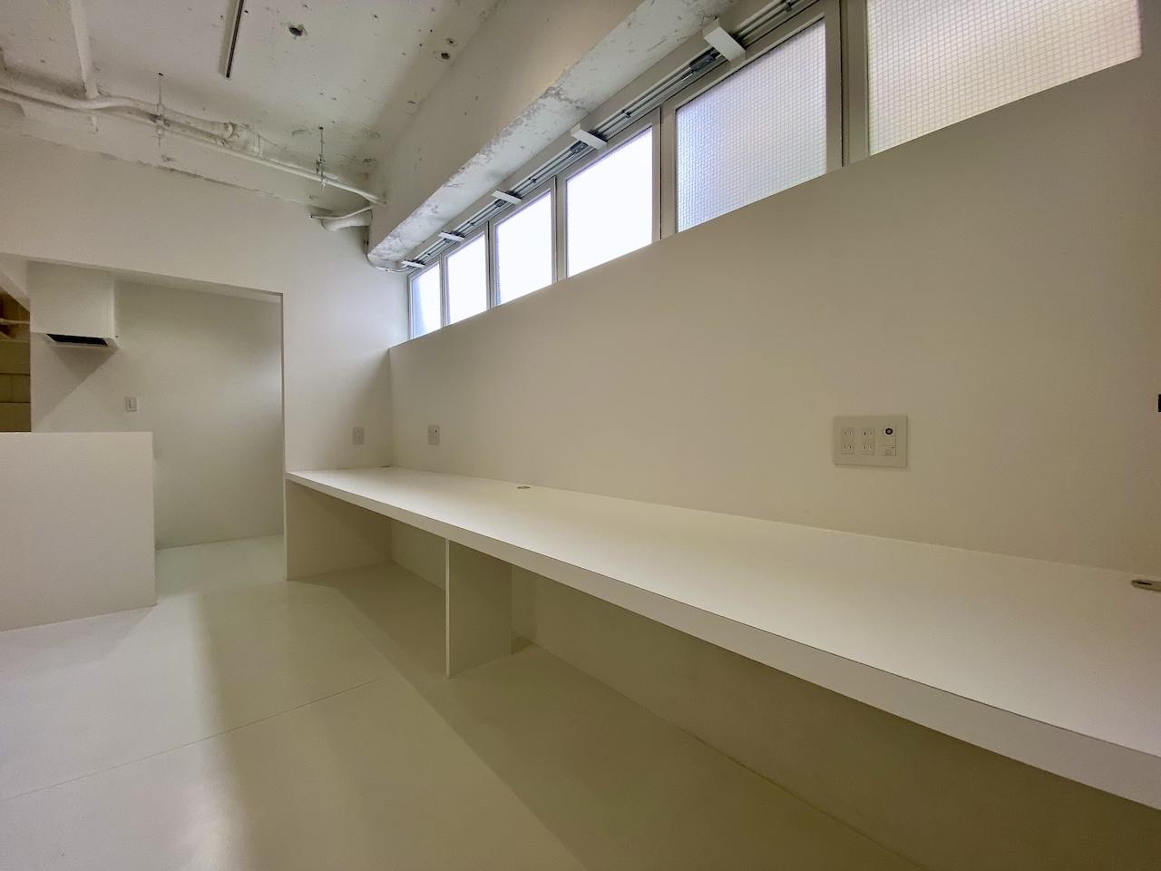 金沢市弥生の賃貸物件/手前にはカウンターテーブル