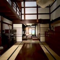 富山県射水市八幡町の売買物件/舞台のセットのような室内