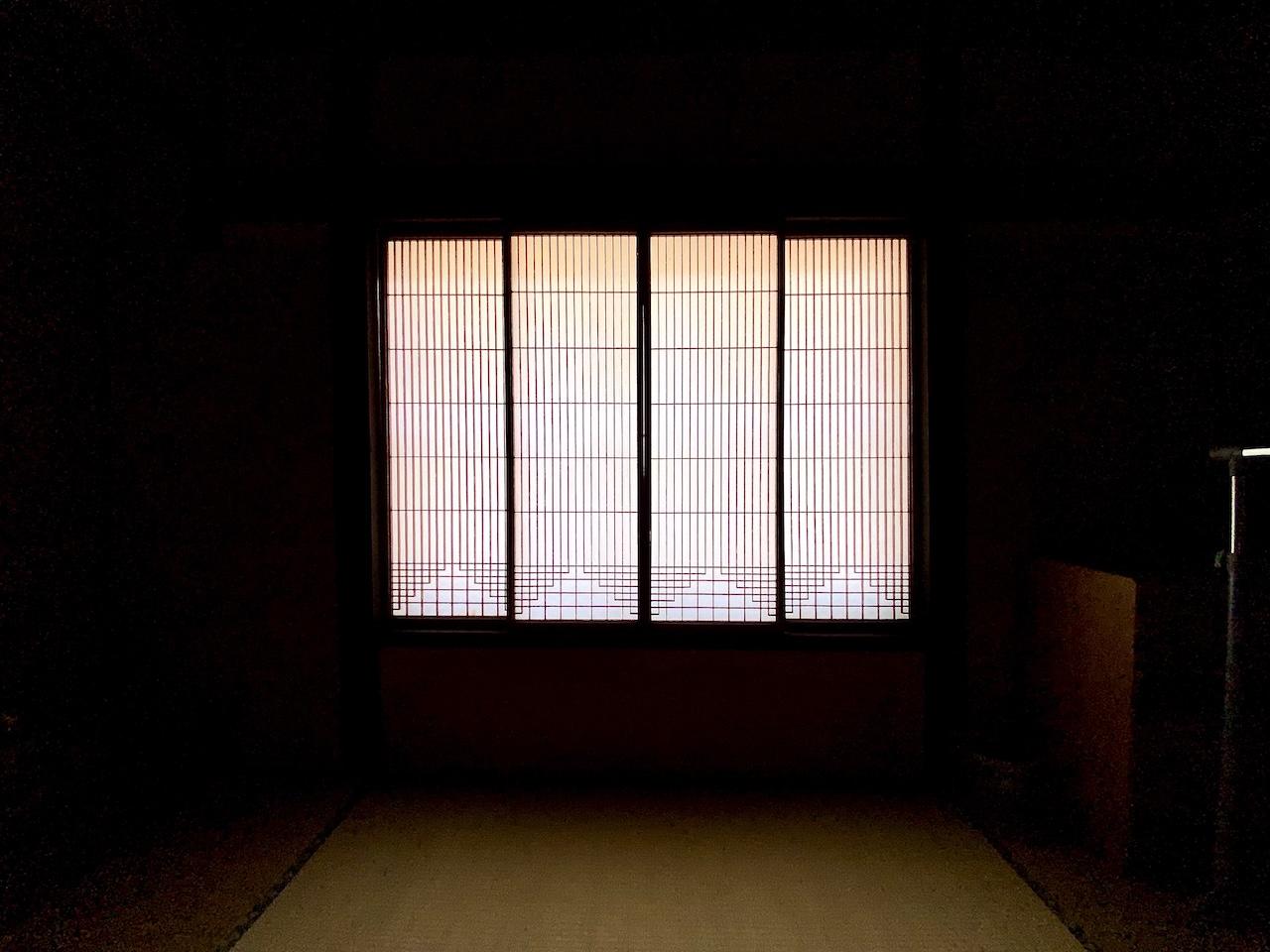 富山県射水市八幡町の売買物件/格子戸
