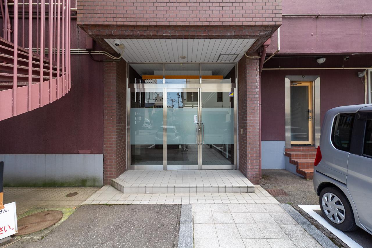 金沢市武蔵町の賃貸物件/マンション出入り口