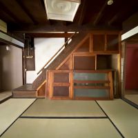 金沢市此花町の賃貸物件/立派な箱階段　ここは残したいですね