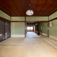 金沢市此花町の賃貸物件/奥には階段を挟んで10畳の和室があります