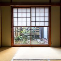 金沢市寺町5丁目の賃貸物件/１階６畳和室からも庭を臨めます