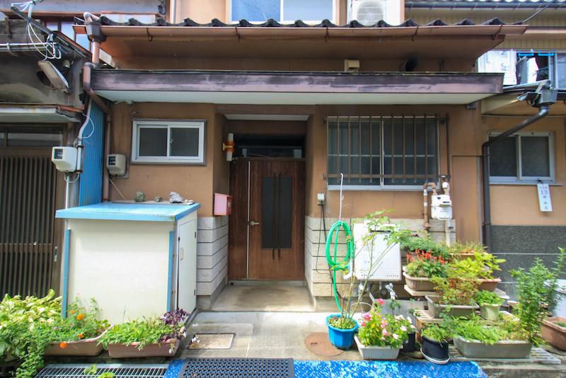 金沢市野町の賃貸物件/前にお住まいしていた方の植物がそのまま家を見守っています