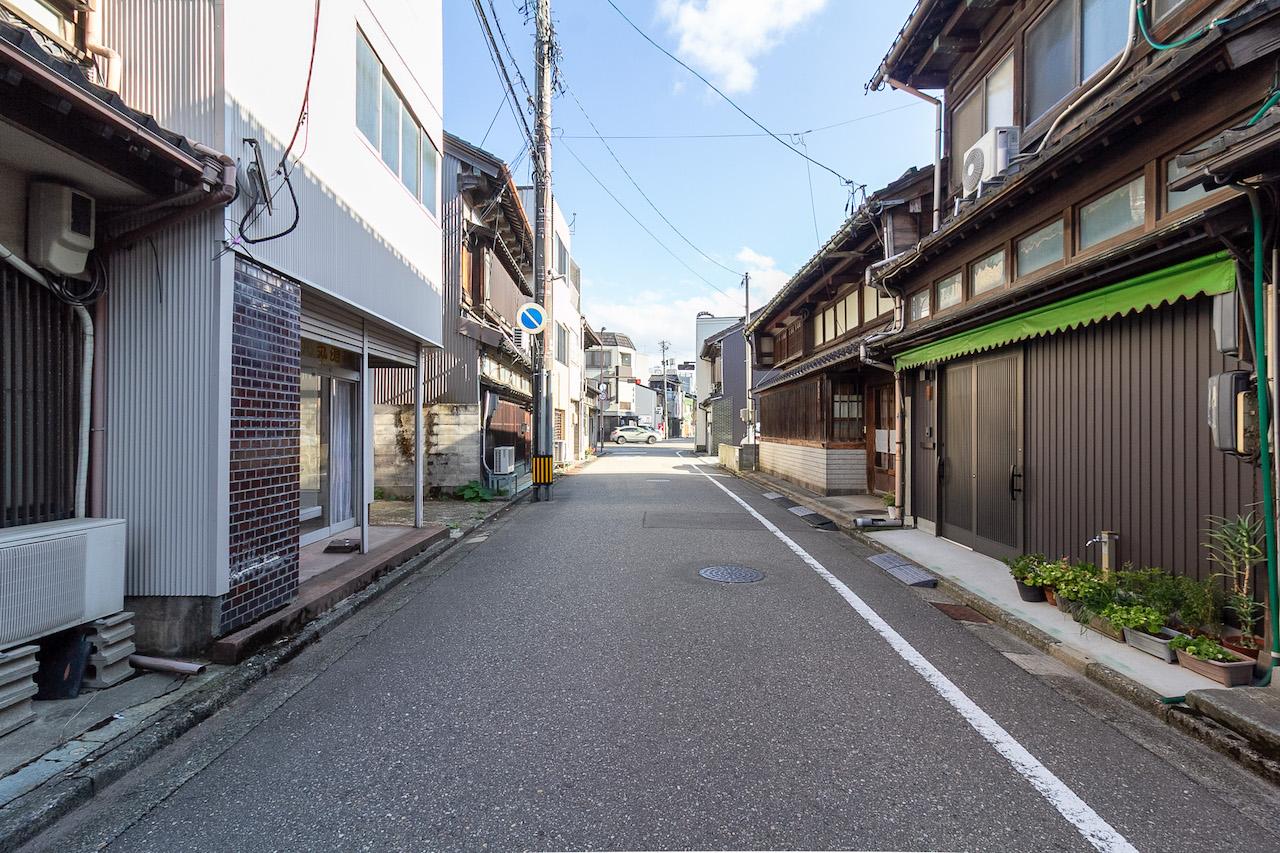 金沢市堀川町の売買物件/前面道路