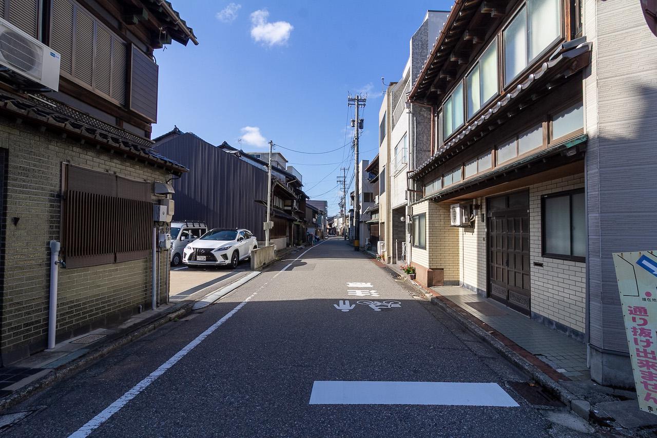金沢市堀川町の売買物件/大通りからも本物件が確認出来ます。