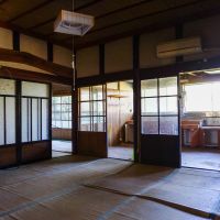 石川県羽咋郡志賀町矢田の売買物件/和室11.5畳は床が下がっているので修理が必要です