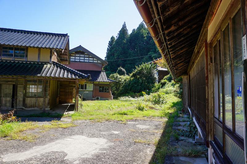 石川県羽咋郡志賀町矢田の売買物件/正面軒下