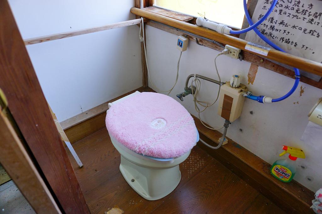 石川県羽咋郡志賀町矢田の売買物件/トイレは簡易水栓