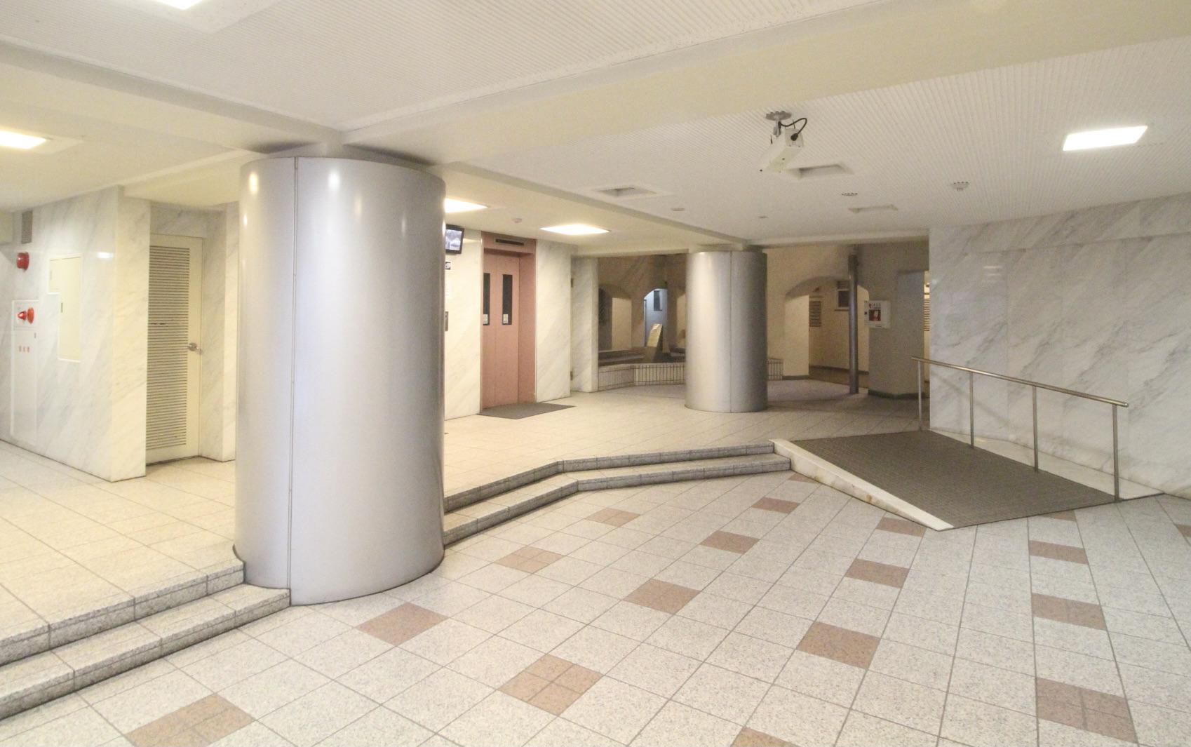西宮市甲陽園本庄町の賃貸物件/エントランス