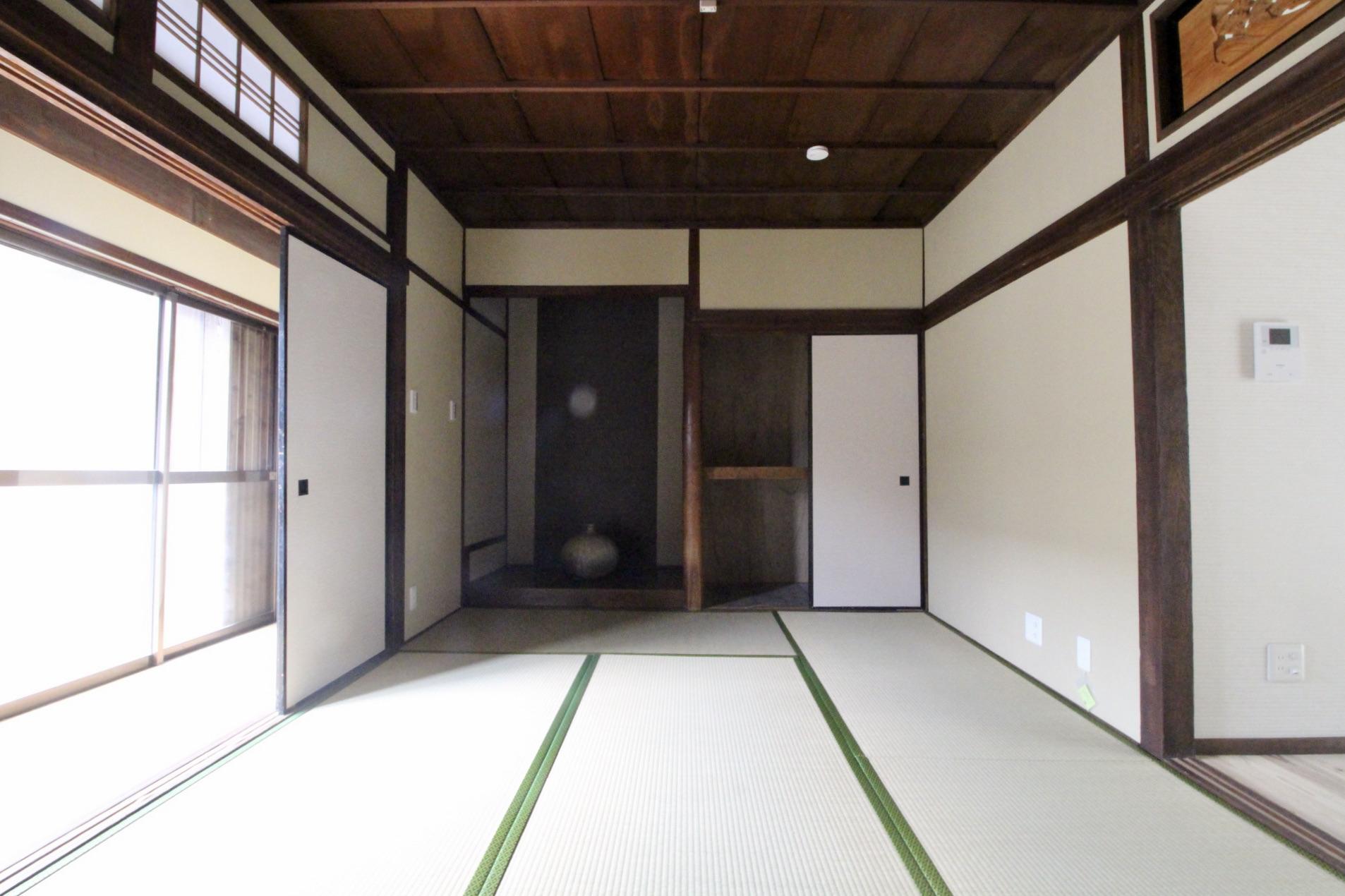 神戸市兵庫区上祇園町の賃貸物件/本格的な床の間も健在です（リノベーション直後の写真を使用しています。）