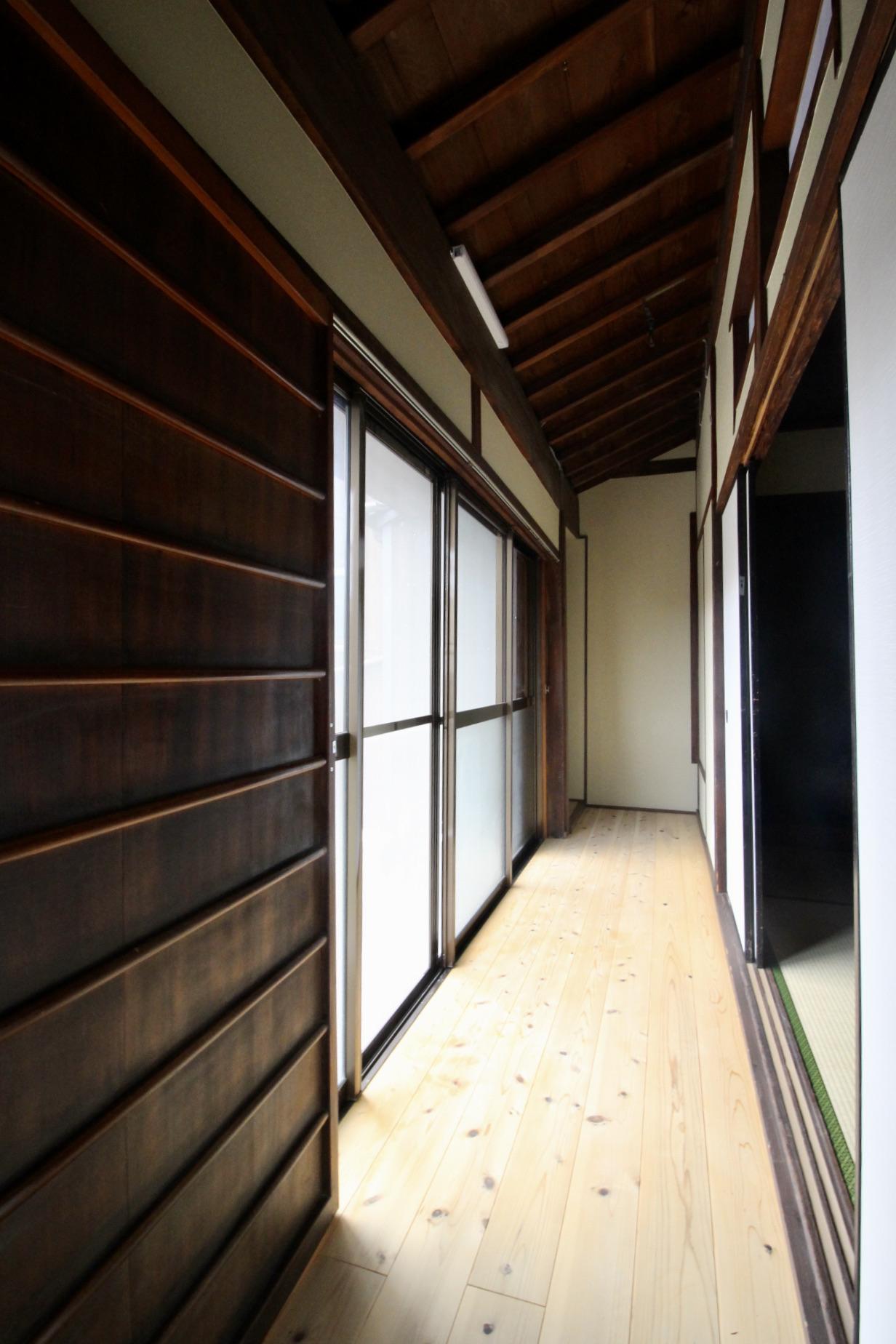 神戸市兵庫区上祇園町の賃貸物件/旅館のような縁側で、ポカポカと日向ぼっこを楽しみたい（リノベーション直後の写真を使用しています。）
