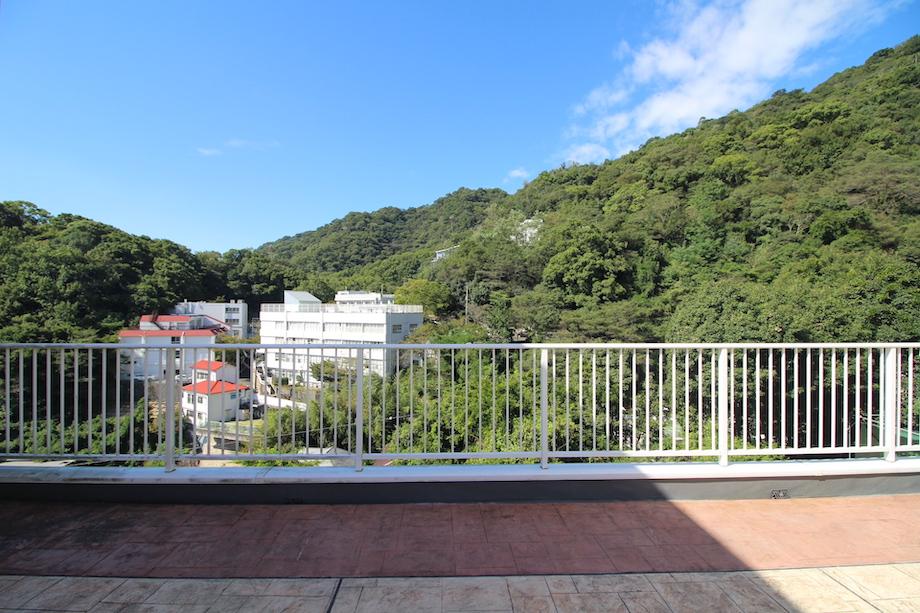 神戸市中央区熊内町の賃貸物件/ガレージ（共用）スペースからも絶景
