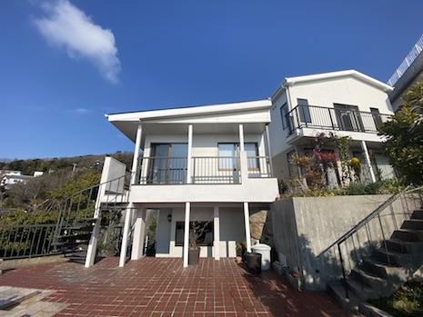 神戸市垂水区塩屋町の売買物件/2戸1に大胆に改修された建物なんです。