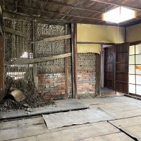 高砂市高砂町田町の売買物件/土壁の中から煉瓦