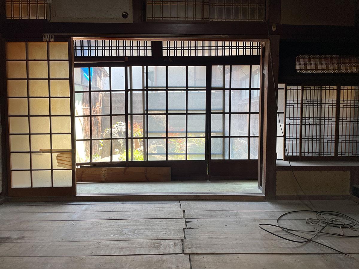 高砂市高砂町田町の売買物件/坪庭を望む