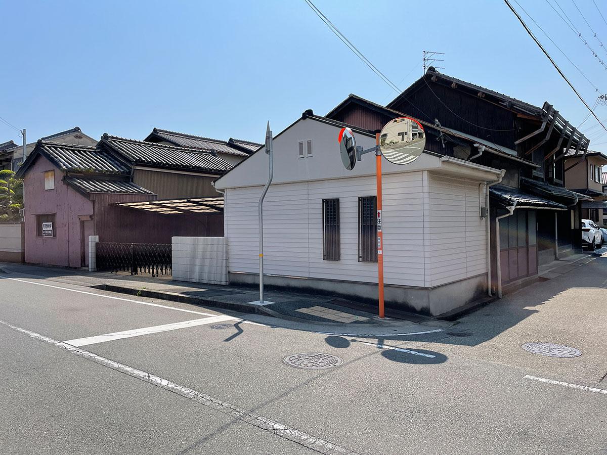 高砂市高砂町田町の売買物件/外観（手前の白い建物以外）