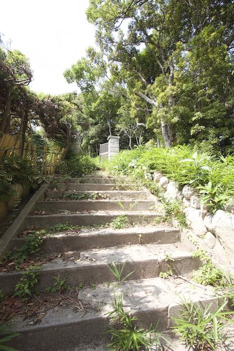 神戸市垂水区塩屋町の売買物件/玄関先の石段