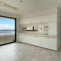 神戸市東灘区御影山手の賃貸物件/カウンター越しにキッチンとつながるダイニング