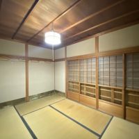 神戸市灘区六甲山町西谷山の売買物件/窓の外には庭が広がる和室