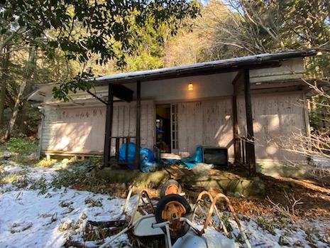 神戸市灘区六甲山町西谷山の売買物件/甘ったるくないエイジング感のある薄ピンクの板張り