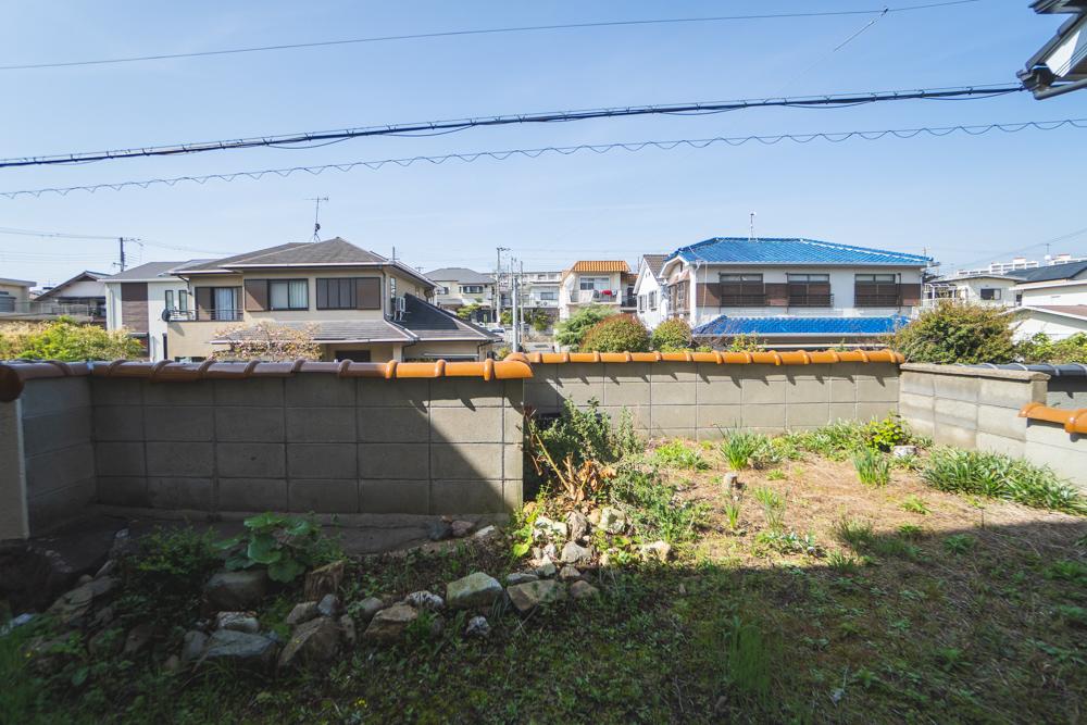 神戸市垂水区青山台の売買物件/程よい広さのお庭付き
