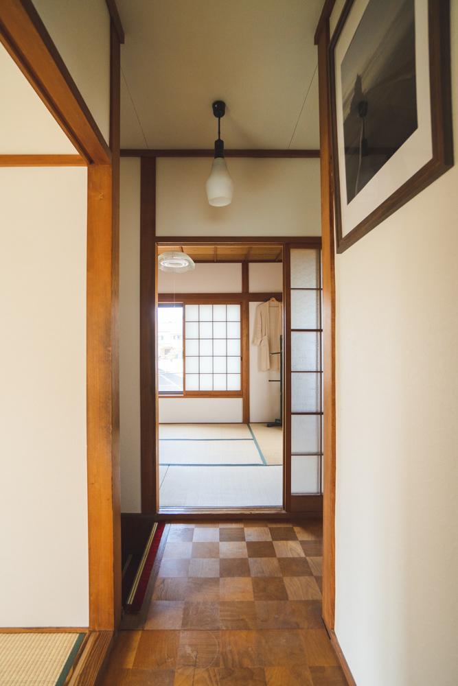 神戸市垂水区青山台の売買物件/廊下はパーケットフロア