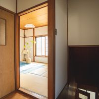 神戸市垂水区青山台の売買物件/懐かしい廊下の感じがノスタルジック