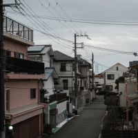 神戸市垂水区青山台の売買物件/住宅地の風景と、ちらり明石海峡大橋