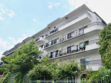 神戸市東灘区住吉山手の賃貸物件/白亜のヴィンテージ -屋根付車庫付-