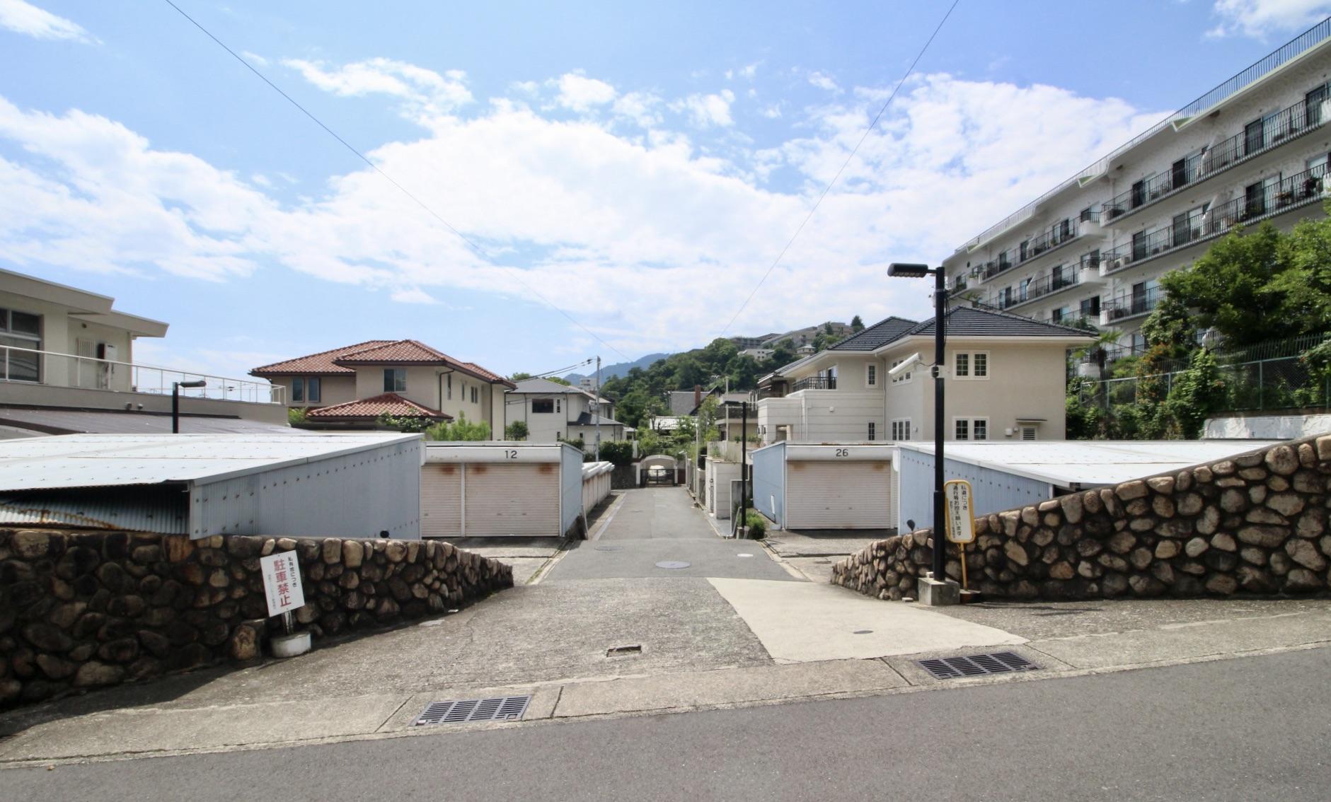 神戸市東灘区住吉山手の賃貸物件/敷地内の車庫
