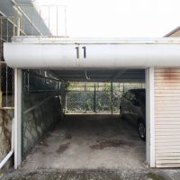神戸市東灘区住吉山手の賃貸物件/屋根付の車庫（高さ：約1,810mm）