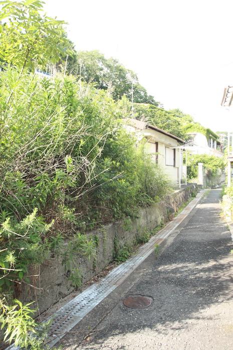 神戸市兵庫区里山町の売買物件/前の細道