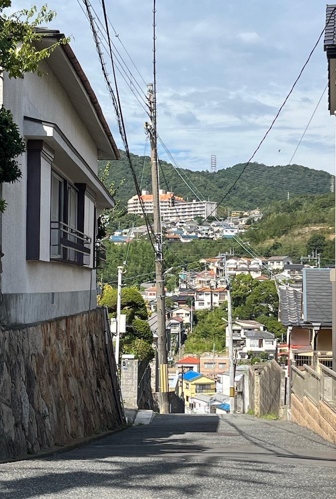 神戸市長田区丸山町の売買物件/路地をちらっと覗くとこんな風景が！