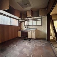 神戸市垂水区舞子台の売買物件/床が抜けているキッチン