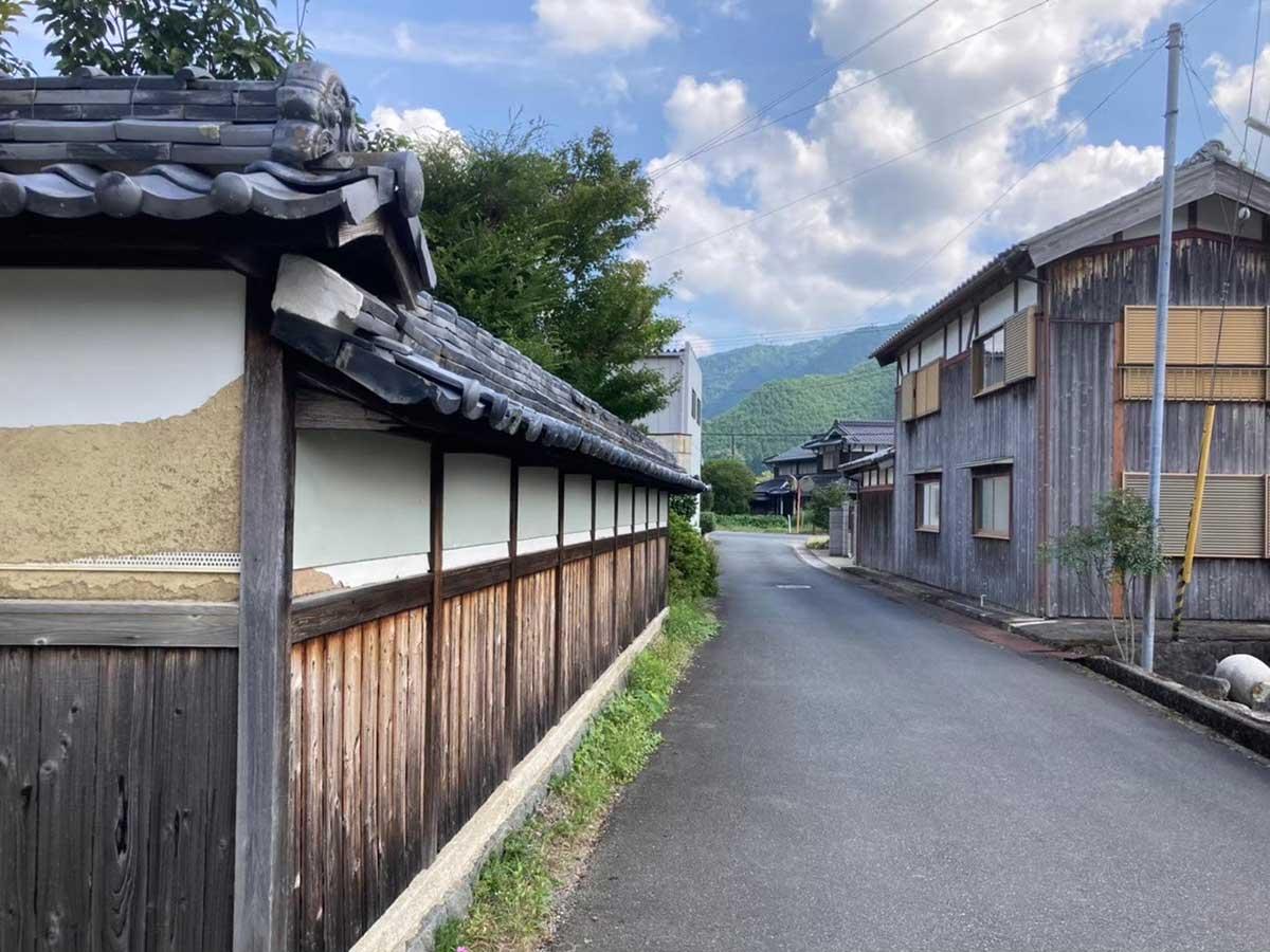 丹波市山南町の賃貸物件/物件前の道