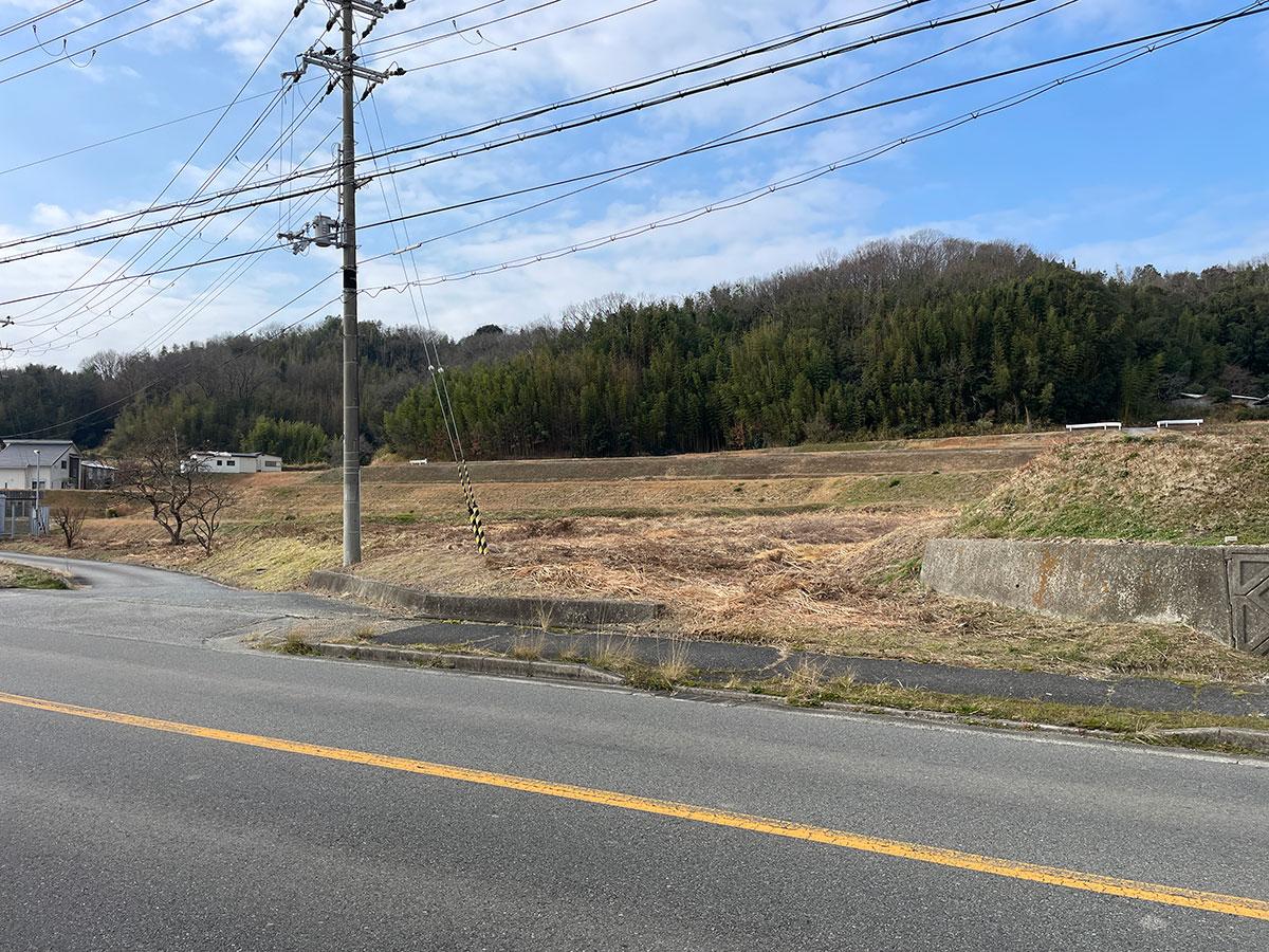 神戸市北区淡河町勝雄の売買物件/道路側から