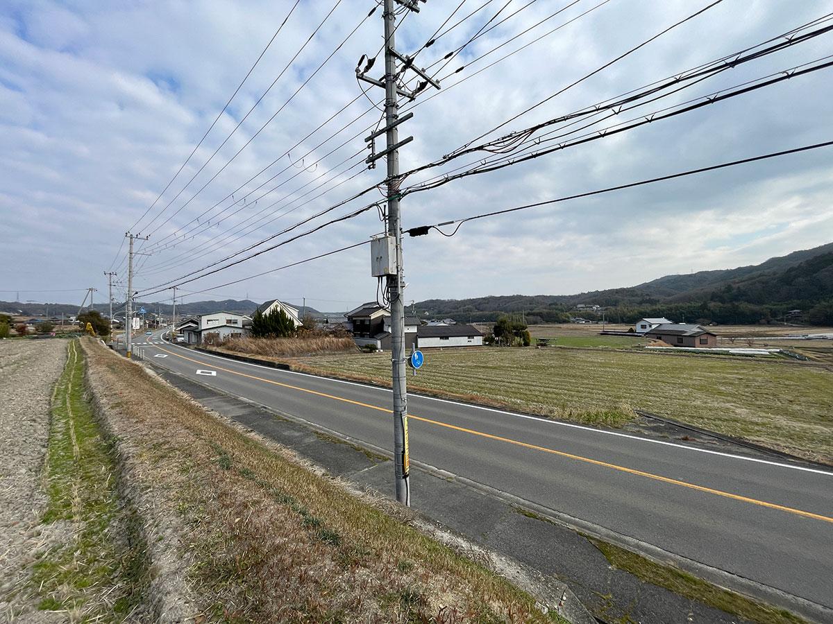 神戸市北区淡河町勝雄の売買物件/交通量はそれなりにあります