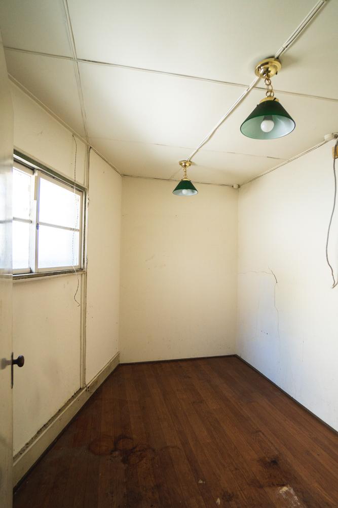 神戸市中央区北野町の売買物件/キッチンと繋がる女中室のような部屋