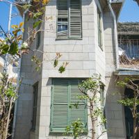 神戸市中央区北野町の売買物件/外観・内観ともにアクセントとなるベイウィンドウ