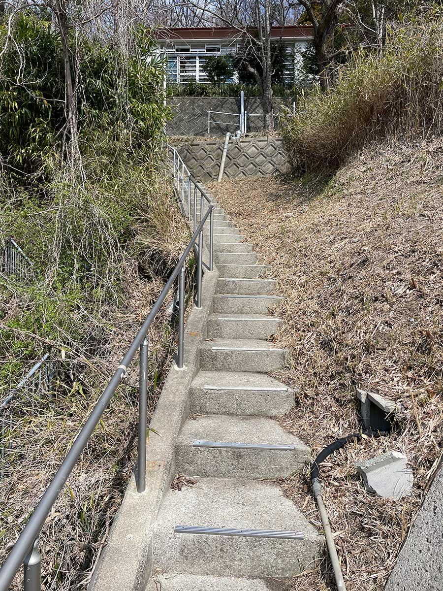 神戸市西区押部谷町の売買物件/階段は少し急ですがしっかりしています